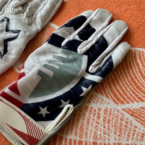 AAF Cutters Football Gloves (XL) - Picture 8 of 12